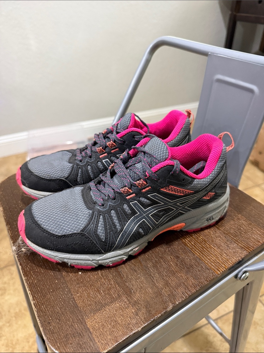 Asics Gray and Hot Pink Women's Athletic Running Shoes size 6